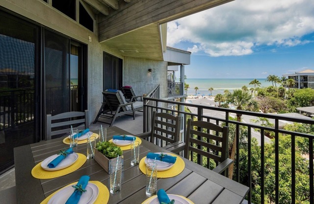 *SUITE SANCTUARY @ THE BEACH* Oceanfront Condo & Pool + LAST KEY SERVICES.