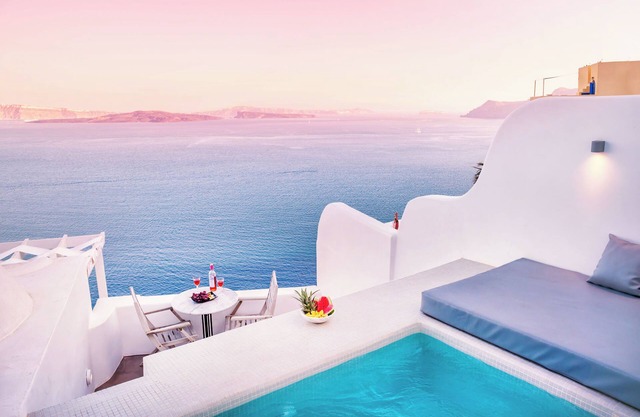 Suite with Private Outdoor Hot Tub