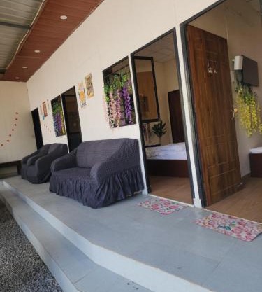 Sumit Home Stay & Cafe