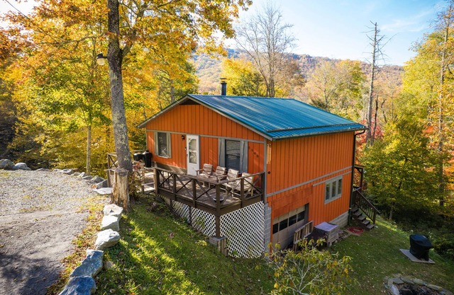 Summer Deal! Cozy Banner Elk Cabin Near Downtown & Prime Hiking Trails
