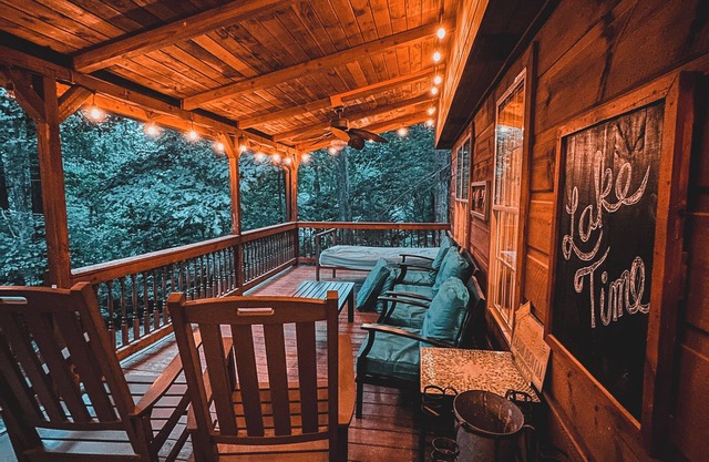 Summer Fun at the Lake! 4 Bedroom, 4 Bath Cabin with Dock & Fire Pit!