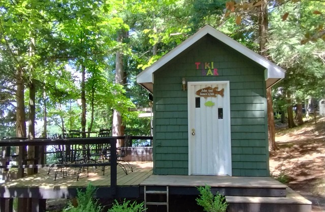 Summer Fun on Chandler Lake! Escape to the Great Up North!