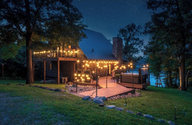 Summer oasis w/NEW HOT TUB overlooking Fawn Lake with private beach, SUPs/Kayaks
