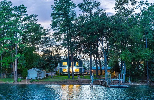 Summer plans?! Gorgeous Lakefront Escape. Lake all day, firepit at night