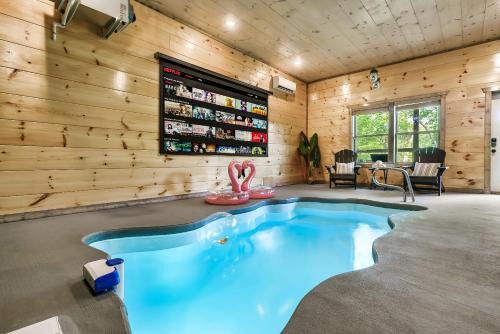 Summer Sale, Indoor Pool, Pet Stays Free, Movie, HotTub