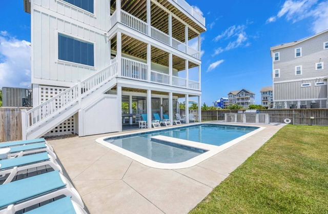 SUMMER SAVINGS - Premier Oceanside Dog Friendly Home w/Pool, Elevator, and More