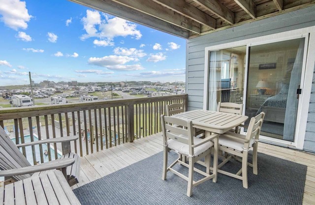 SUMMER SAVINGS - Semi-Oceanfront Condo w/Private Balcony, Resort Pool, Elevator