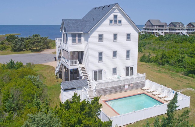 SUMMER SAVINGS - Semi-Oceanfront w/Private Pool, Tiki Bar, Hot Tub & Game Room