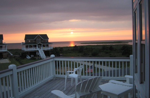 SUMMER SAVINGS - Semi-Soundfront Dog Friendly w/Pool, Hot Tub, Cmty Boat Ramp