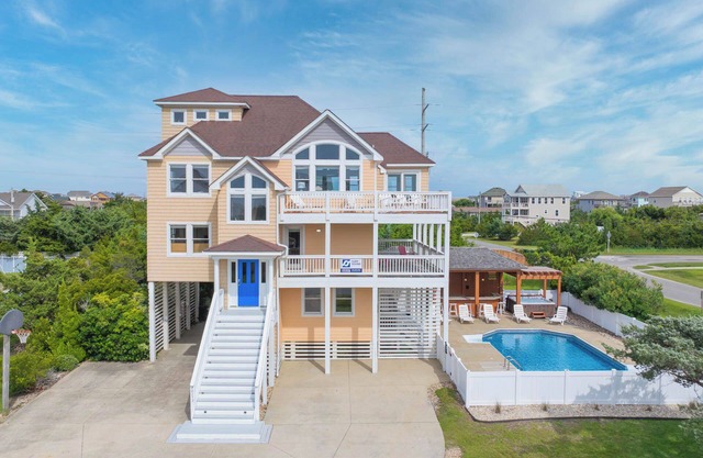 SUMMER SAVINGS - Soundside Dog Friendly Home with Pool, Hot Tub, and Game Room