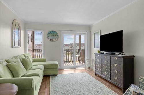 Summer School condo