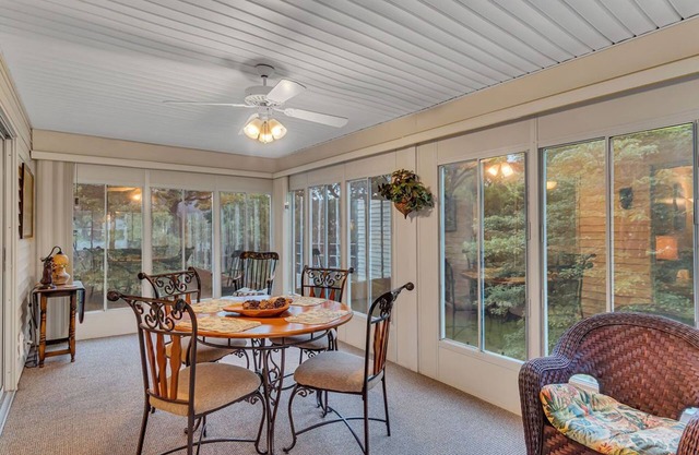 Summer Vacation: 2bd/2ba 100% Comfort: Cozy & Clean plus Golf, Swim, Fish