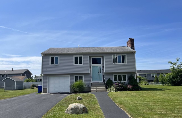 Summer Weekly Rental- Short Walk to Scarborough Beach!