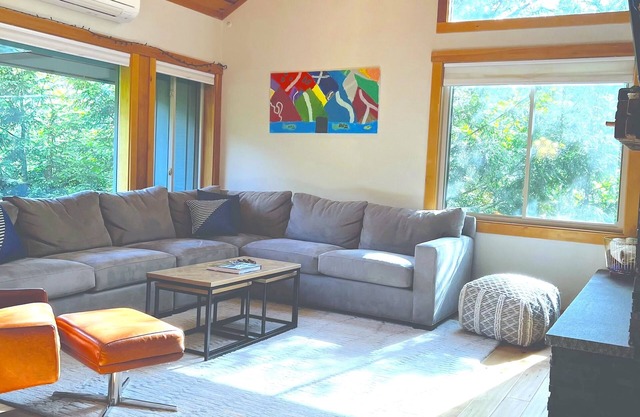 SUMMERTIME! Beautifully updated condo in White Mountains, Overlooking Loon!