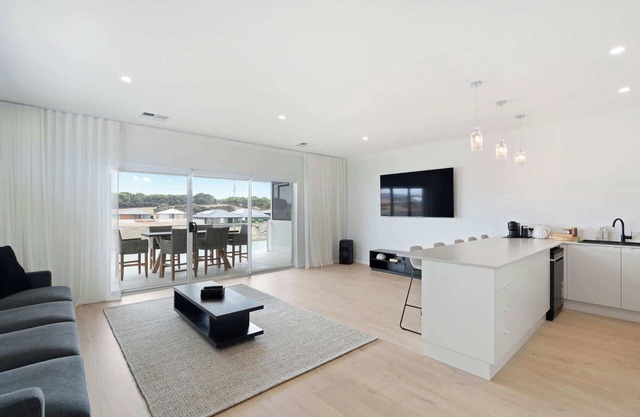 Summervale House – 108 Blanche Pde