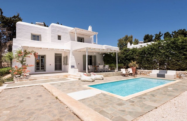 Sun Drop I with private pool, Drios beach, Paros