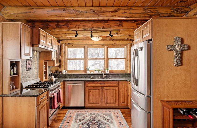 Sun King Chalet | Sunlight Ski, Hot Tub, Lg. Deck