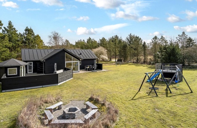 "Sunna" - 1.2km from the sea by Interhome