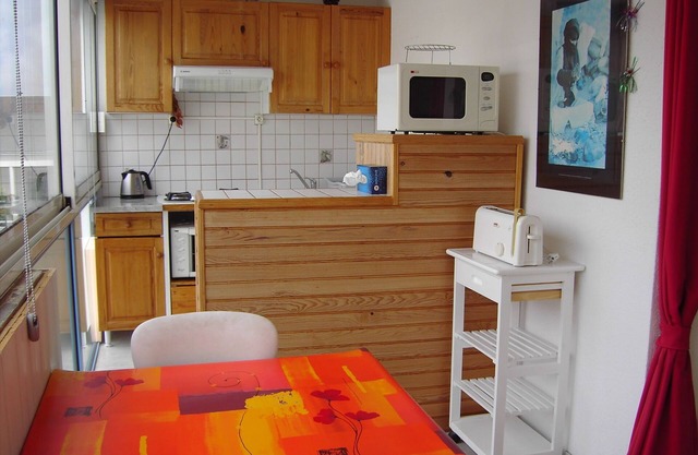 Sunny apartment Quiet good Standing 300 meters Sea Beach fine sand Forest