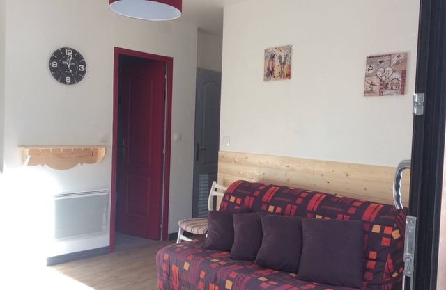 sunny apartment on the ground floor 200m from all shops