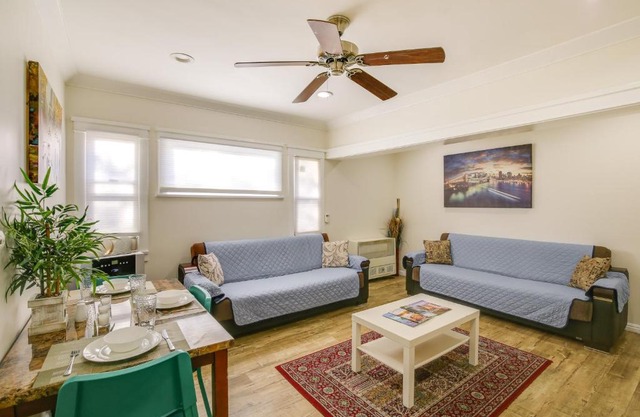 Sunny California Retreat Near Knotts Berry Farm!