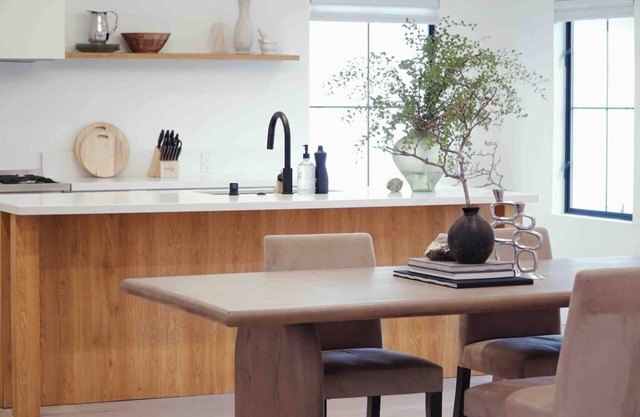 Sunny Elegant Designer House Near Beaches, Stadiums +