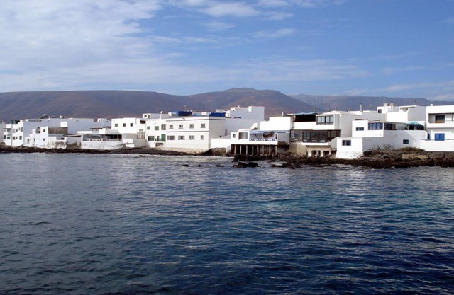 SUNNY HOME - Beachfront house