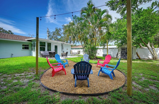 Sunny Sarasota Home w/Private Yard & Fire Pit!
