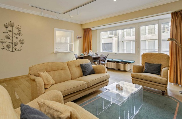 Sunny, spacious appartement nearby the beach