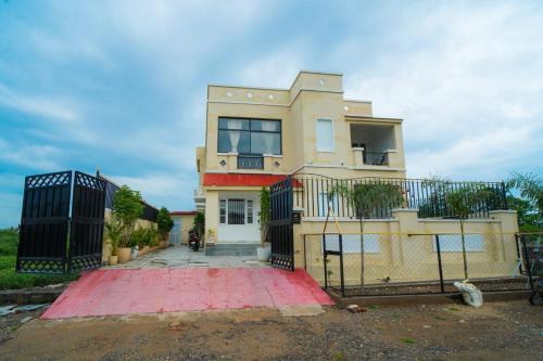 Sunny Villa Entire With Pool