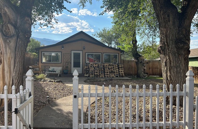 Sunny Westside home near trails