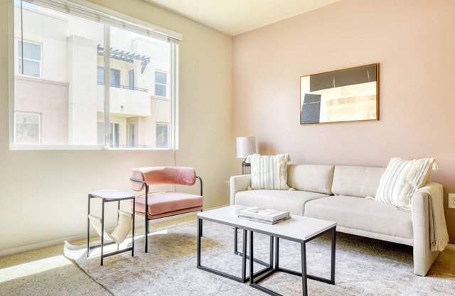 Sunny Woodland Hills 1BR w/Pool & Gym, near Warner Center, by Blueground