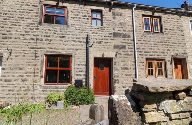 SUNNYBROOK COTTAGE, pet friendly in Bentham, Yorkshire