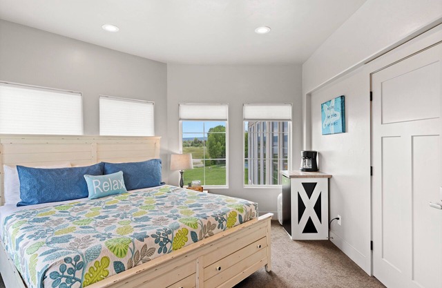 Sunrise Resort Room #308 | King Bed, Private Bath