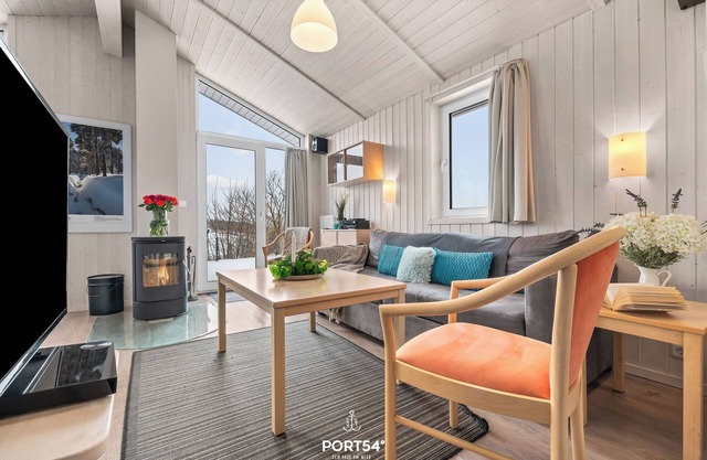 Sunrise - Scandinavian vacation home for 4 to 6 people with sauna