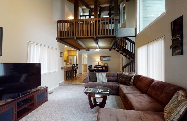 Sunriver Escape with Patio, A/C & Cozy Fireplace