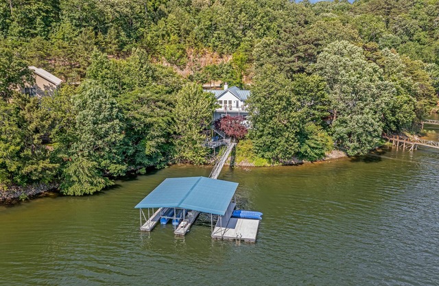 Sunset Cove: 4 BR, 3 BA in Bremen, Sleeps 12