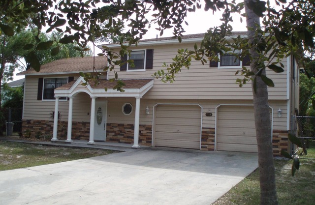 "SUNSET HOME", 0.6 MILES FROM HOWARD PARK AND BEACH - TARPON SPRINGS, FLORIDA
