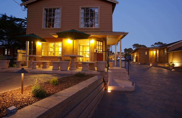 Sunset Inn - Charming Beautiful Inn (First Cabin)