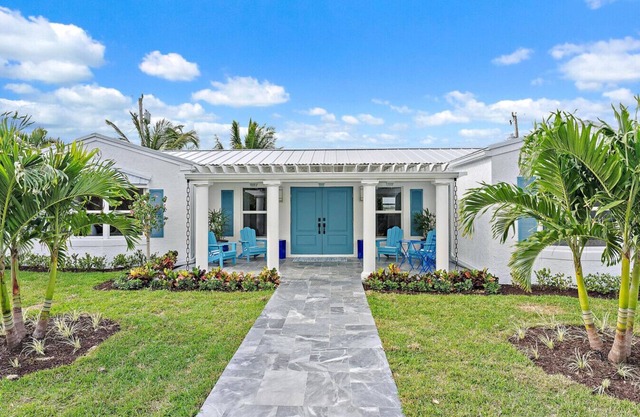 Sunset Ridge Cottage - Pool, Bikes, Beach & Views