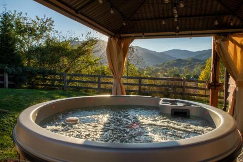 Sunset Ridge Retreat