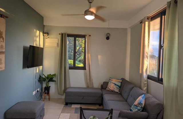 Sunset Vista charming 1-bedroom apartment 0.4 miles from beautiful Mero Beach.