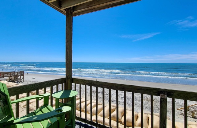 Sunshine Paradise: Oceanfront Retreat Awaits