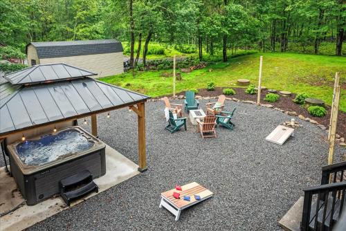 Sunshine Pines Sleeps 14 Hot Tub Pool Table Kayaks