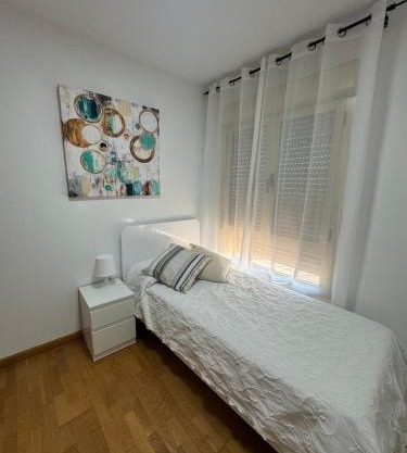 Sunstay Teatinos Flat III Malaga, Metro, Free Parking & Pool