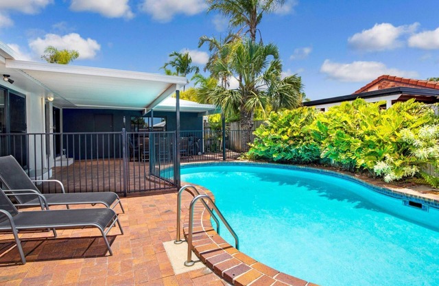Sunyata Beach House - Rainbow Beach. Beachside escape with a pool, pet friendly and Wi-Fi!