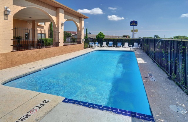 Super 8 by Wyndham Decatur Texas