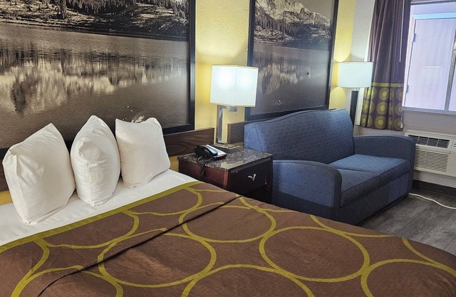 Super 8 by Wyndham Denver Central