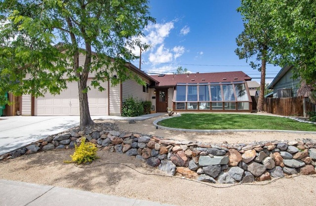 *Super Low Rates~RenoRetreat~UNR~Events~Downtown~Family Fun~Convenient Location