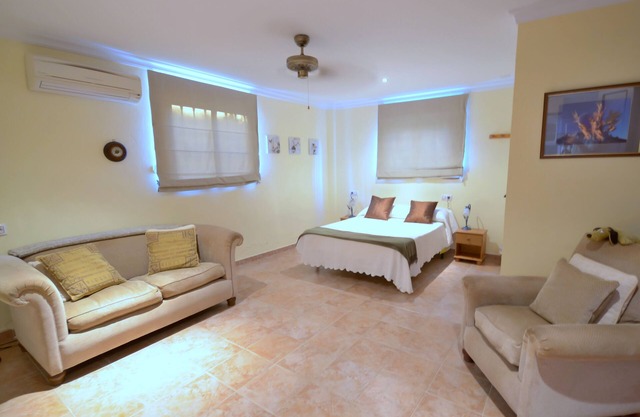 Super Open-plan living Studio Apartment Countryside location.